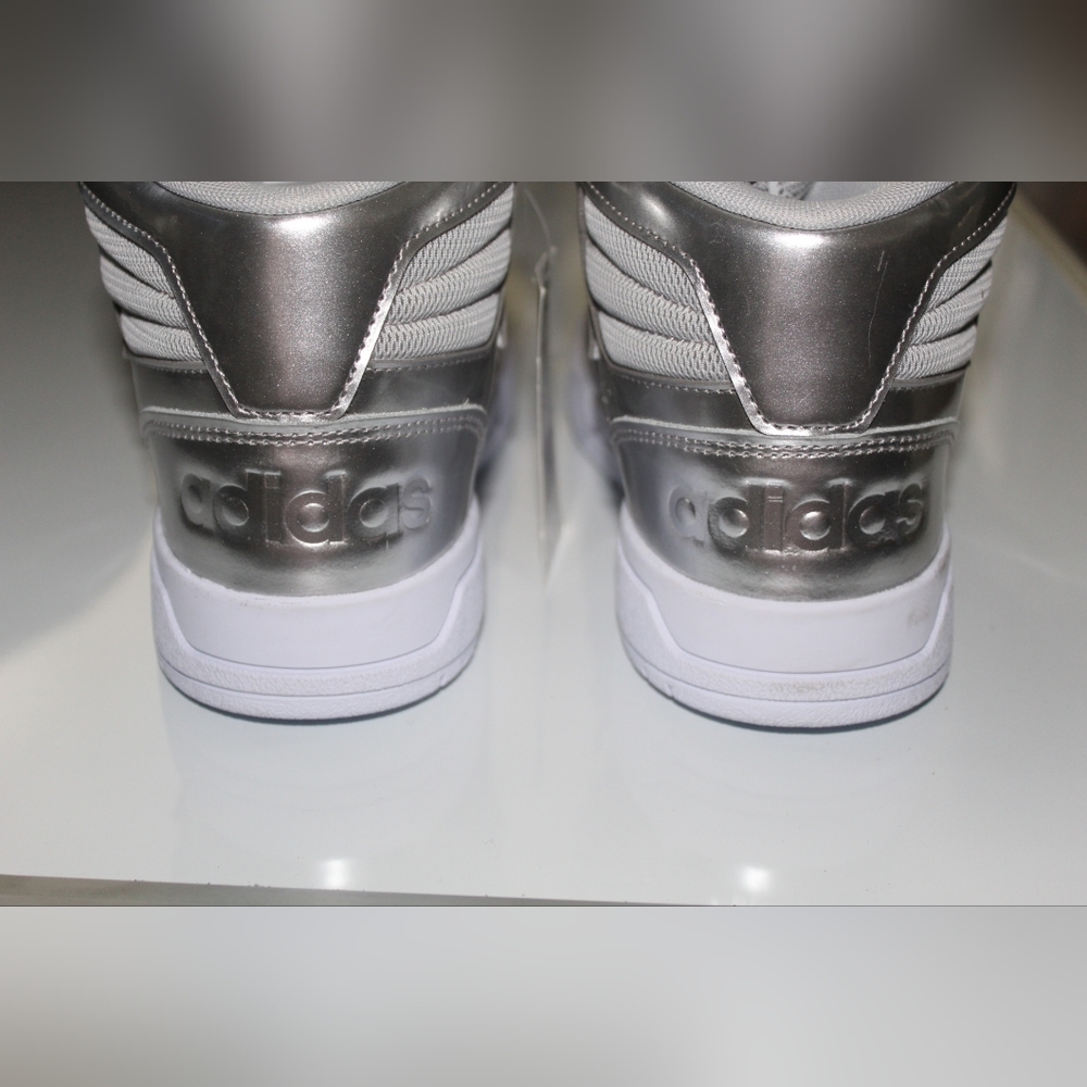 ✨🆕✨ NWOB ADIDAS Entrap Mid Silver Metallic - Picture 9 of 16